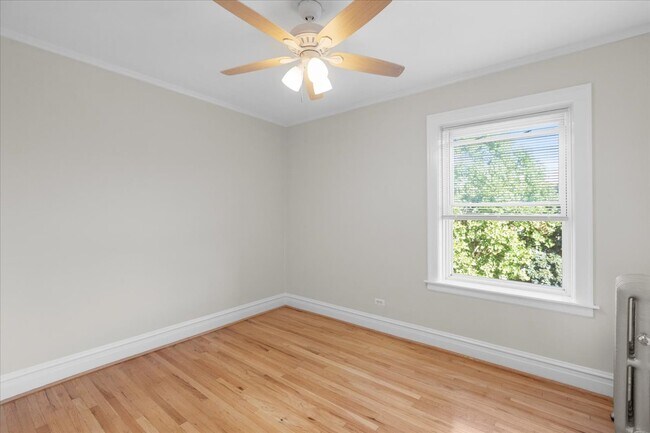 Building Photo - 120 Custer Ave