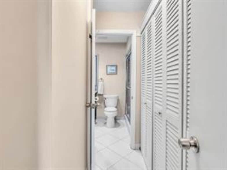 Building Photo - 3020 NE 16th Ave