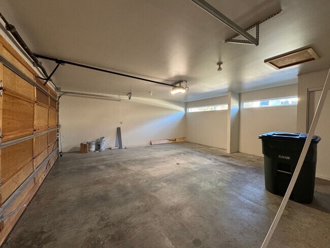 Building Photo - Breathtaking views of Chuckanut Bay!!