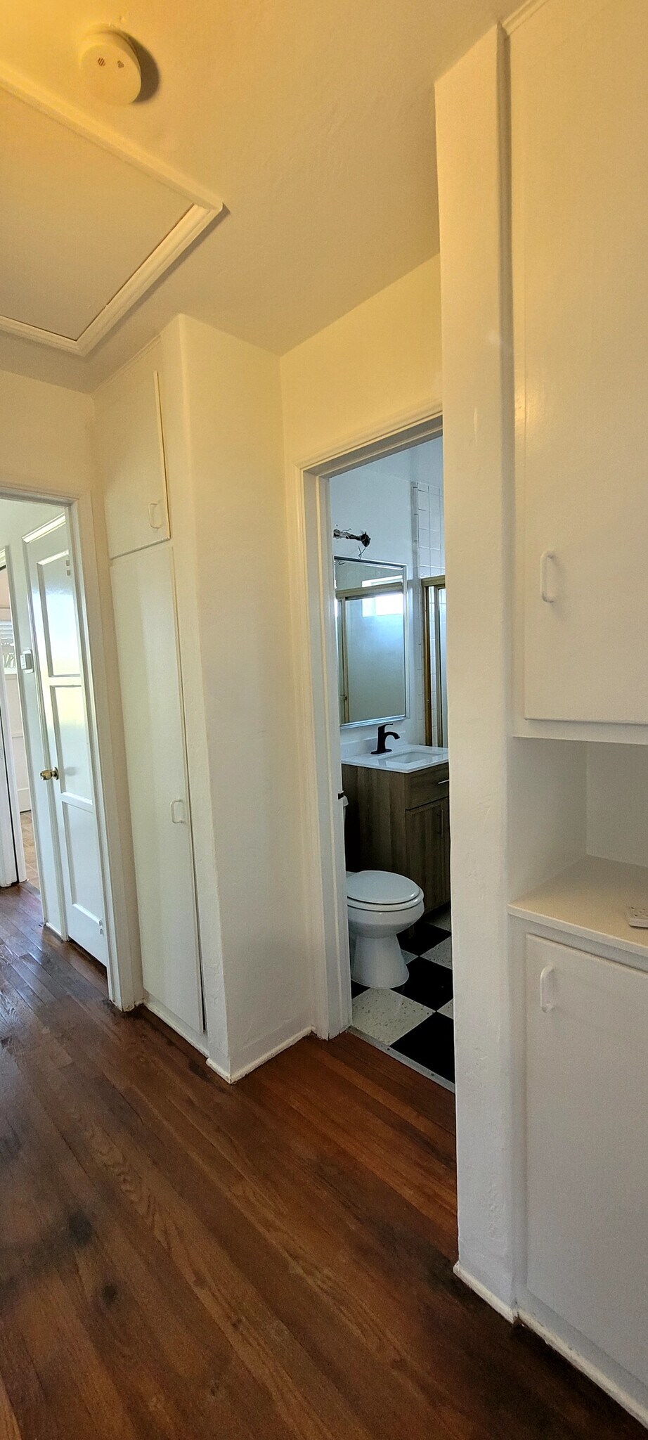 Building Photo - 4313 Mentone St