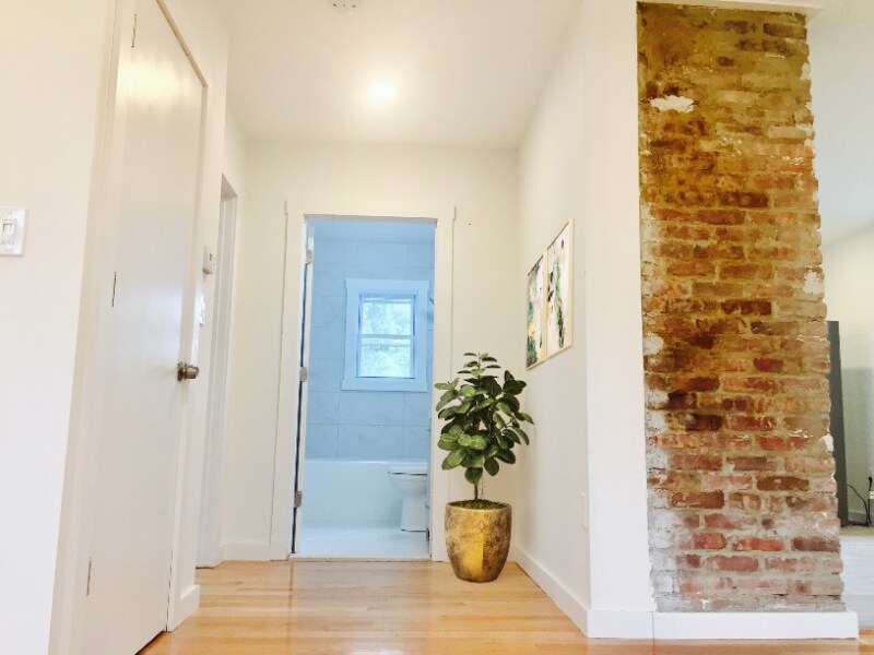 Building Photo - 224 N Fullerton Ave