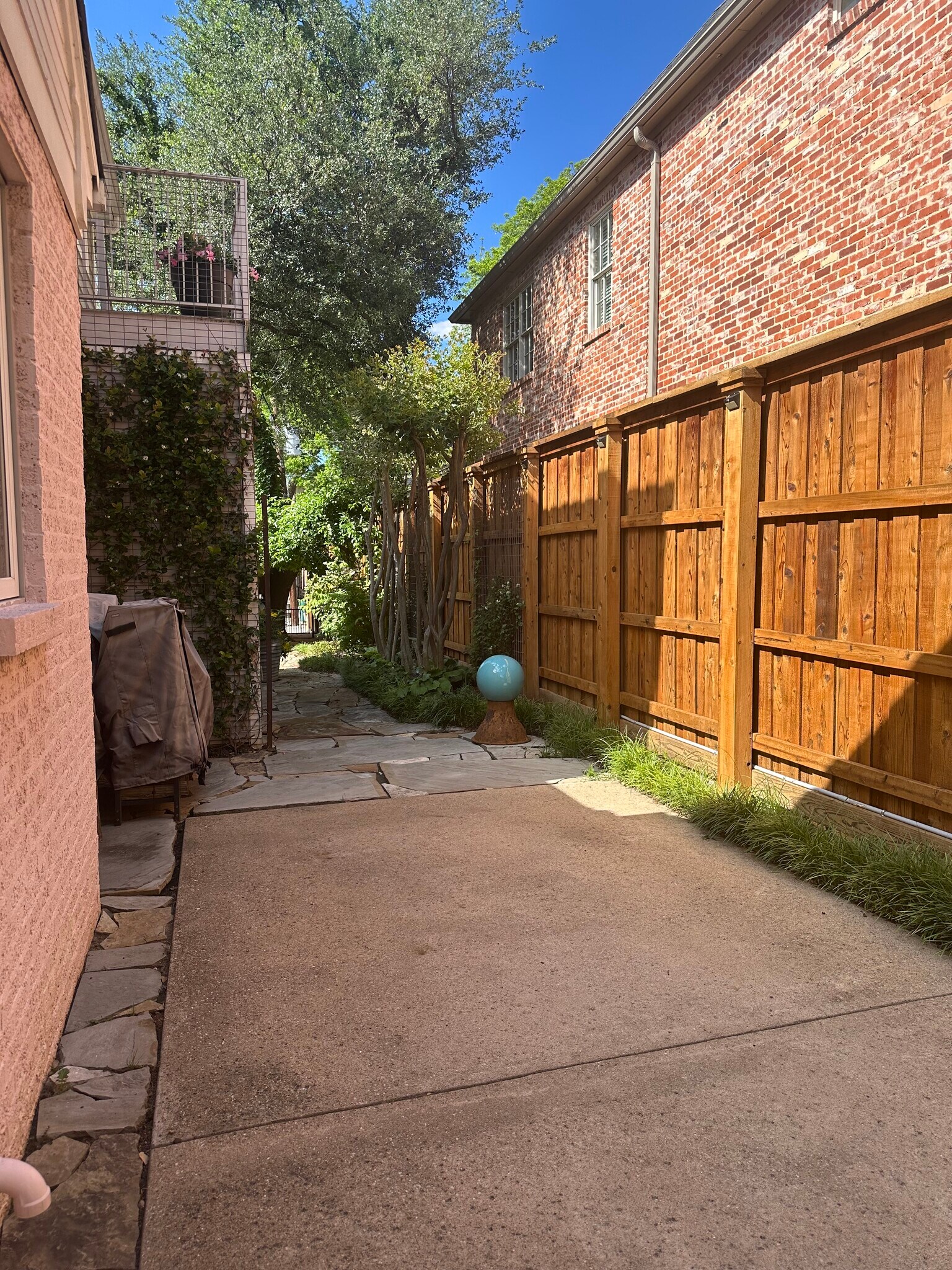 Gated Parking - 3208 Milton Ave