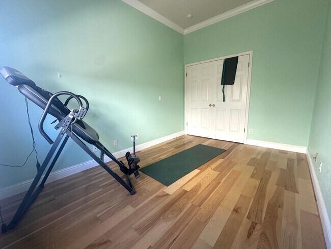 Building Photo - Gorgeous single story with Pool!