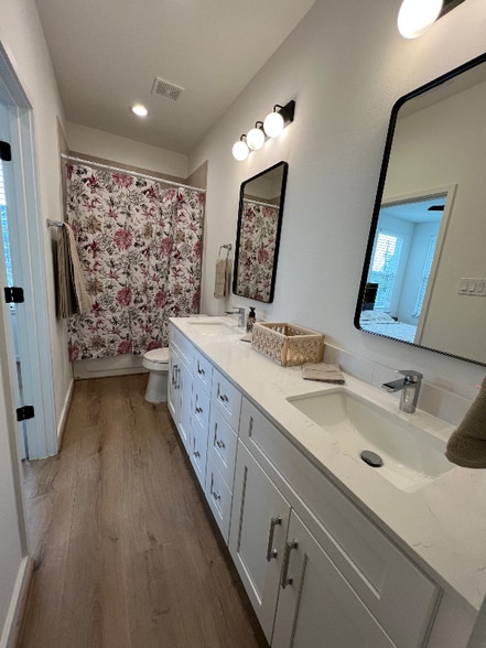 Building Photo - 203 Danna Ln