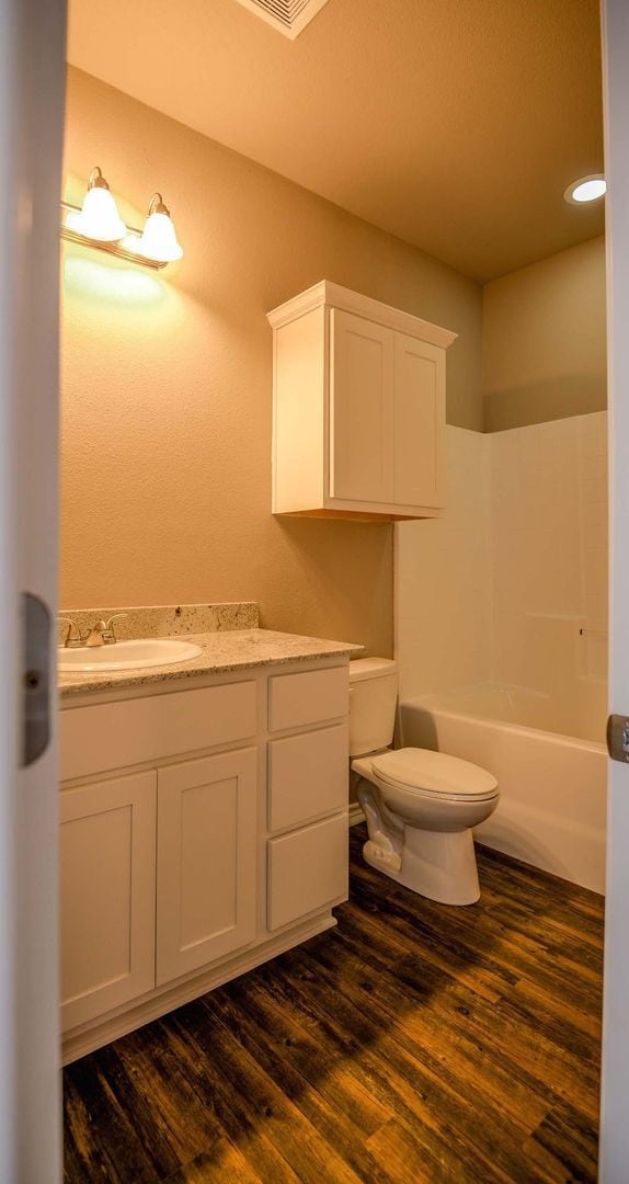 Building Photo - 3 Bed/ 3.5 Bath Townhome WITH Private Backyard and Garage! August Move in!