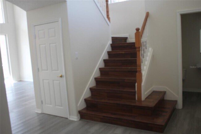 Building Photo - 1615 The Oaks Blvd