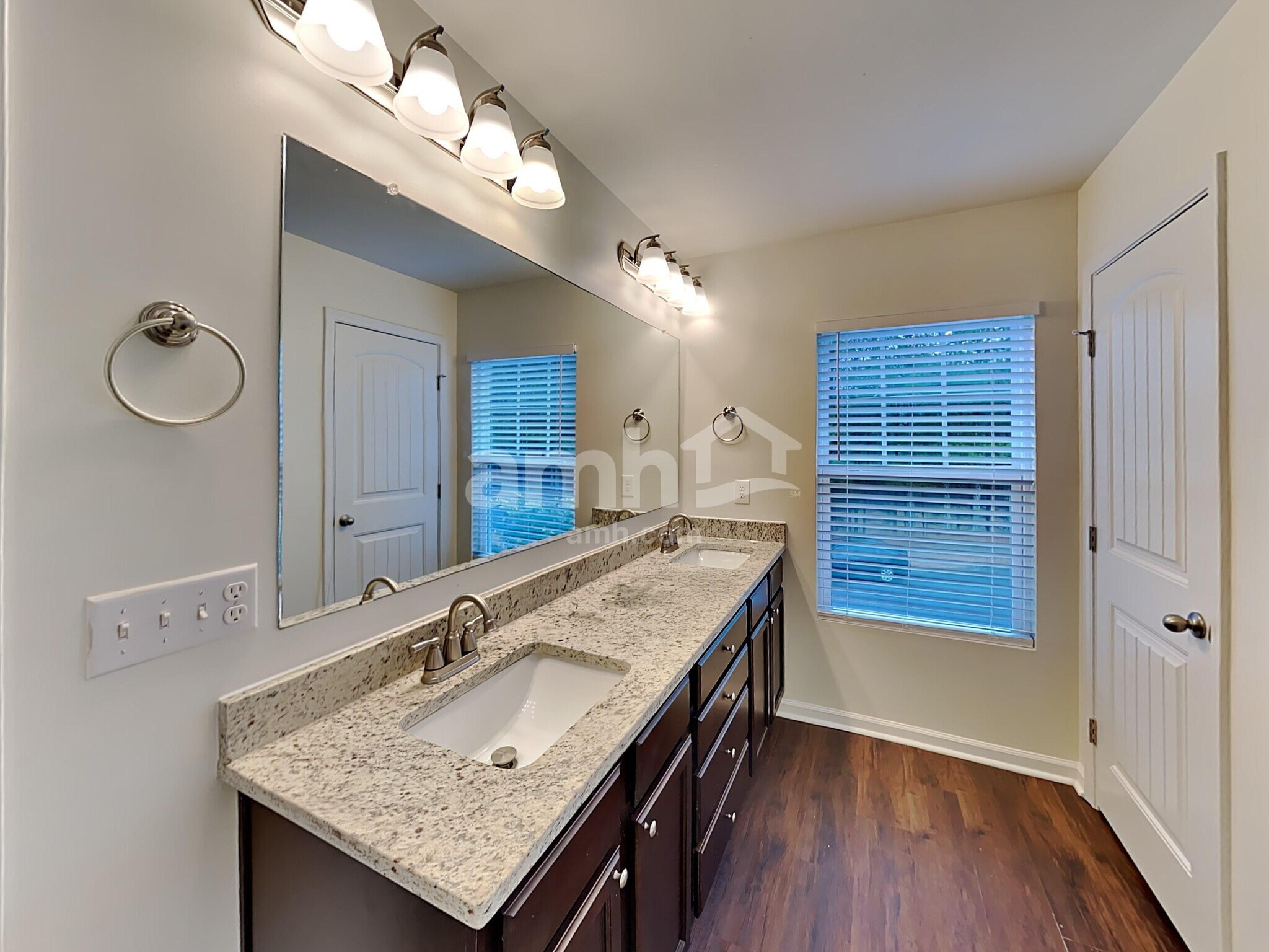 Building Photo - 631 Sunflower Dr