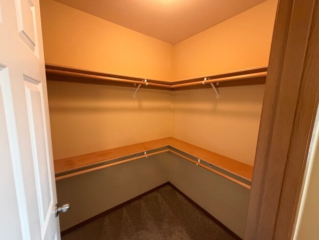 Building Photo - Beautiful 3 bedroom in Spanaway WA - Apply Today!