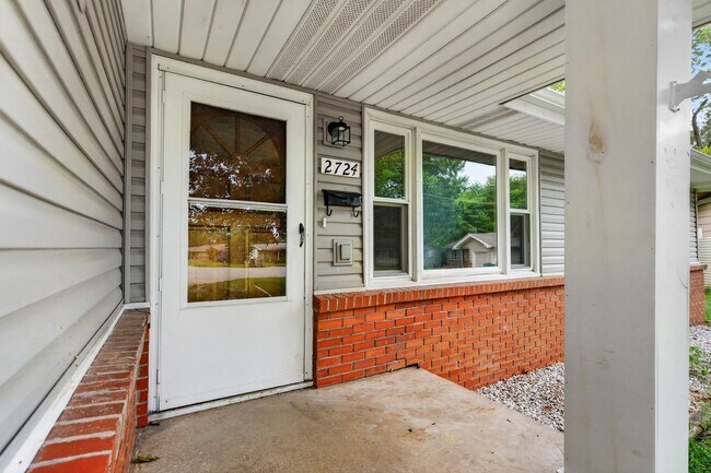 Building Photo - Newly Remodeled | 4 Bedroom | 1 Bathroom | Springfield MO!