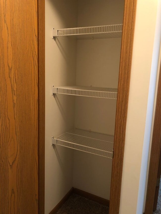 Building Photo - 415 Briden