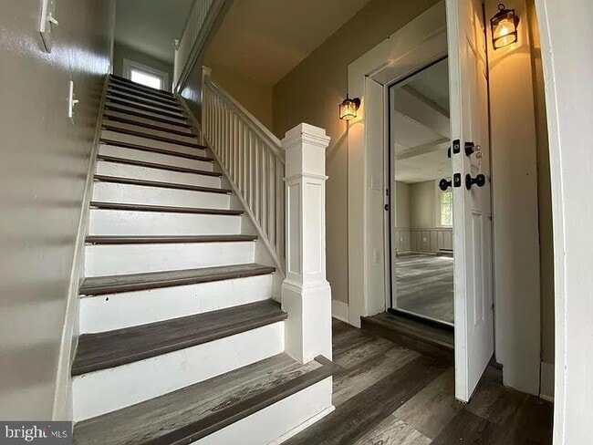 Building Photo - 3101 Gibbons Ave