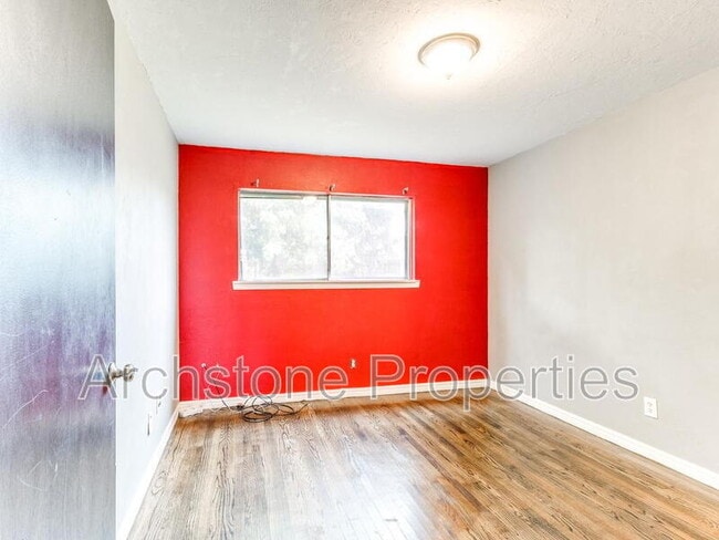 Building Photo - 608 Holoway Dr