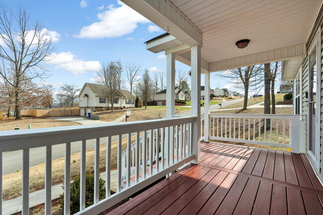 Building Photo - 217 Home Pl Ct SE