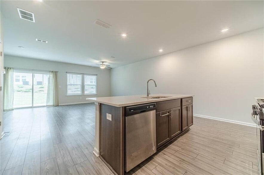 Building Photo - 1412 Villageside Ct