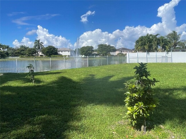 Building Photo - 3102 NE 3rd Dr