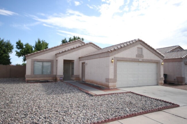 Building Photo - Now Available! Phoenix Rental Home Ready