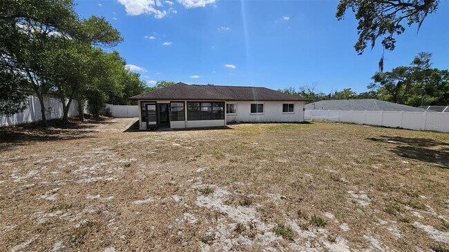 Building Photo - 1524 Newhope Rd