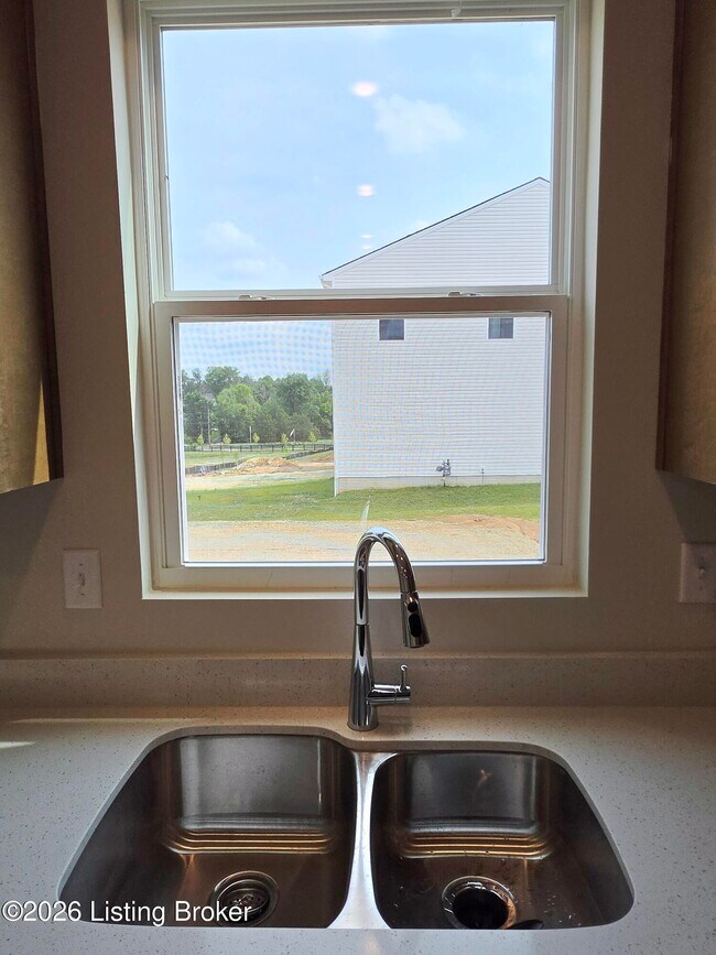 Building Photo - 11144 Castlebrook Dr