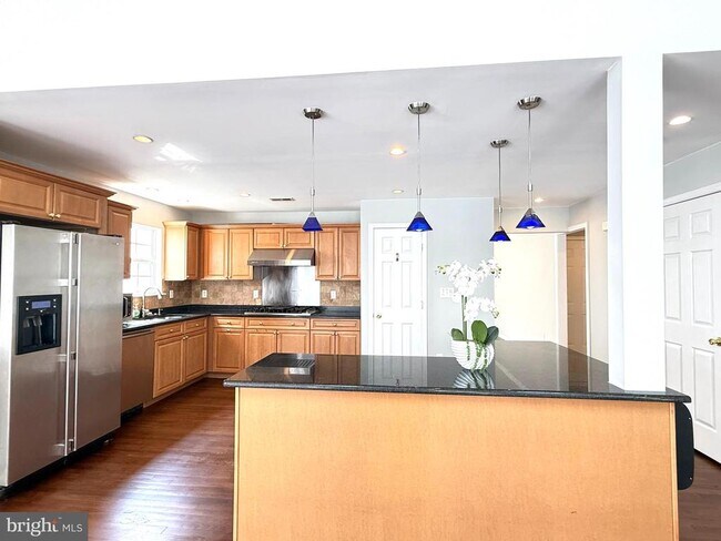 Building Photo - 25 Canal View Dr