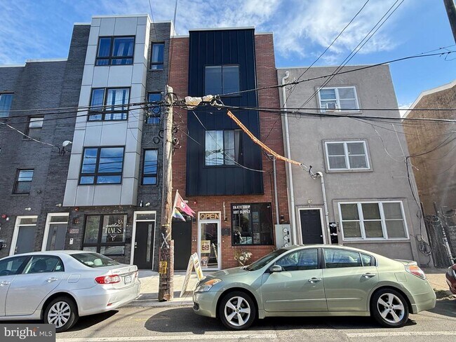 Building Photo - 2421 Frankford Ave