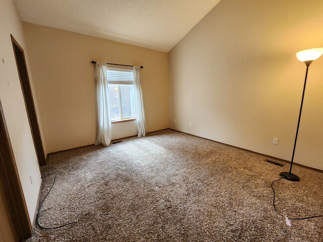 Building Photo - Amazing Two-Story Stetson Hills Home