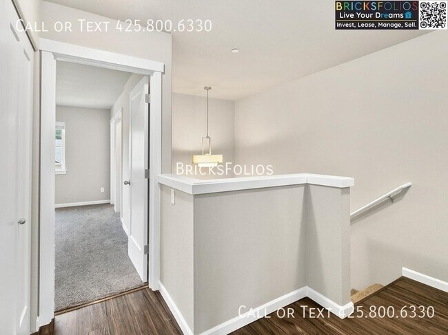 Building Photo - Discover Your Dream Townhome in Olympia - ...