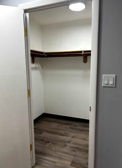 Building Photo - 16 Tiffany Rd