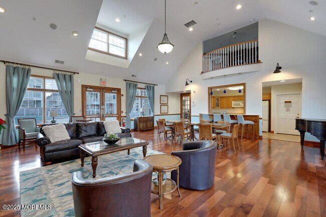 Building Photo - 22 Cooper Ave