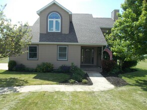 Building Photo - Large, beautiful home in South Richmond