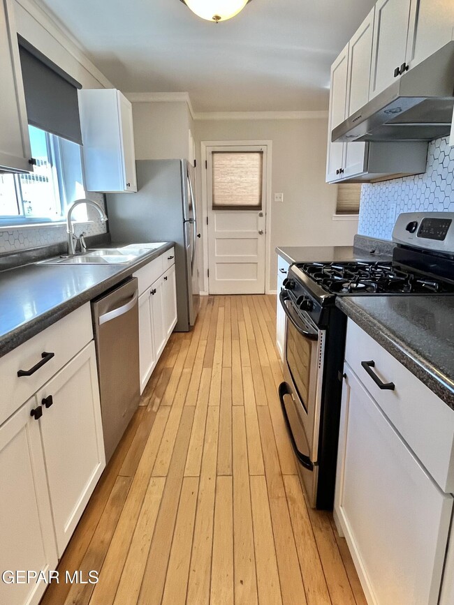 Building Photo - 3315 Capella Ave