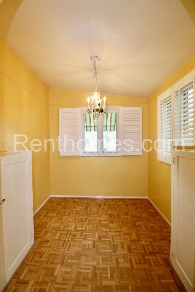 Building Photo - 2244 Plum St