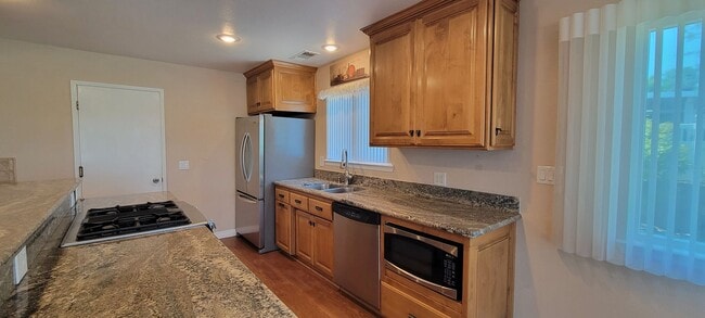 Building Photo - Charming 3 Bedroom, 2 Bath Home with Mountain Views