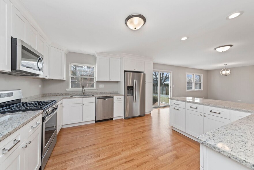 Building Photo - 1560 Warbler Dr