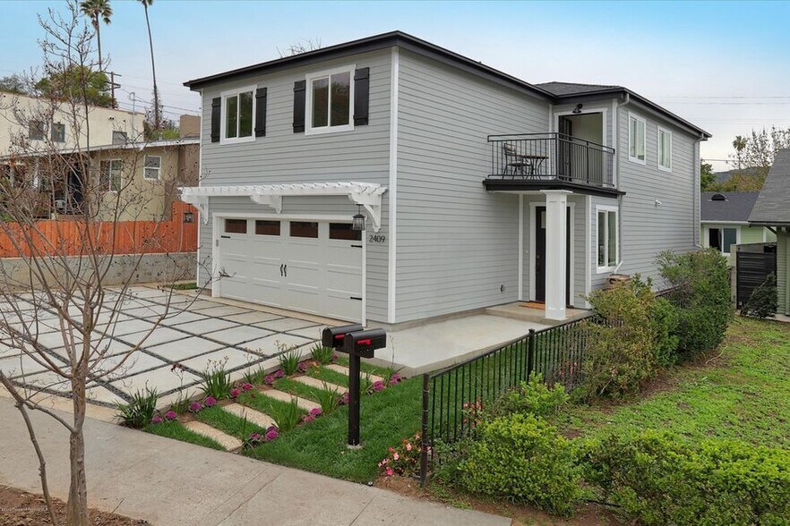Building Photo - 2409 Langdale Ave