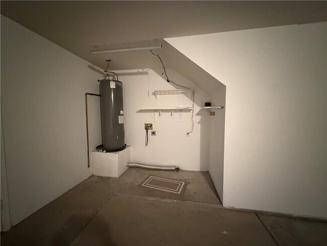 Building Photo - 331 Phyllis Dr