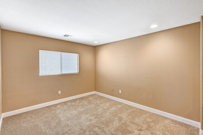 Building Photo - Quaint two-story home in a gated Las Vegas...