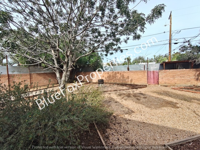 Building Photo - 3137 E Pima St