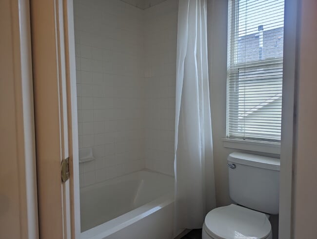 Building Photo - Desirable West Longmont Home!