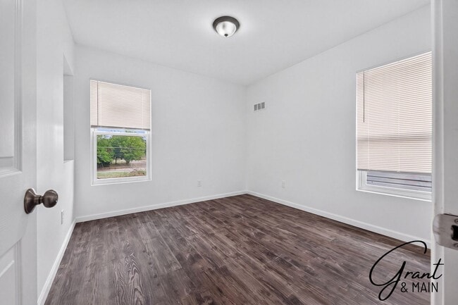Building Photo - 1518 Lee Pl