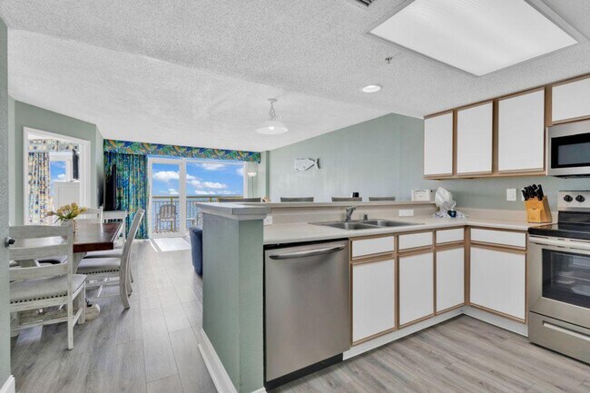 Building Photo - 2701 S Ocean Blvd