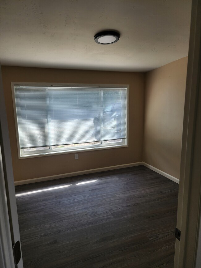 Building Photo - 696 Garfield Ave