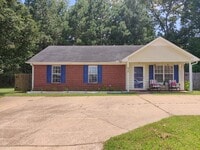 Building Photo - 438 Beauregard Circle