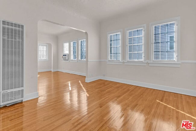 Building Photo - 6627 W 6th St