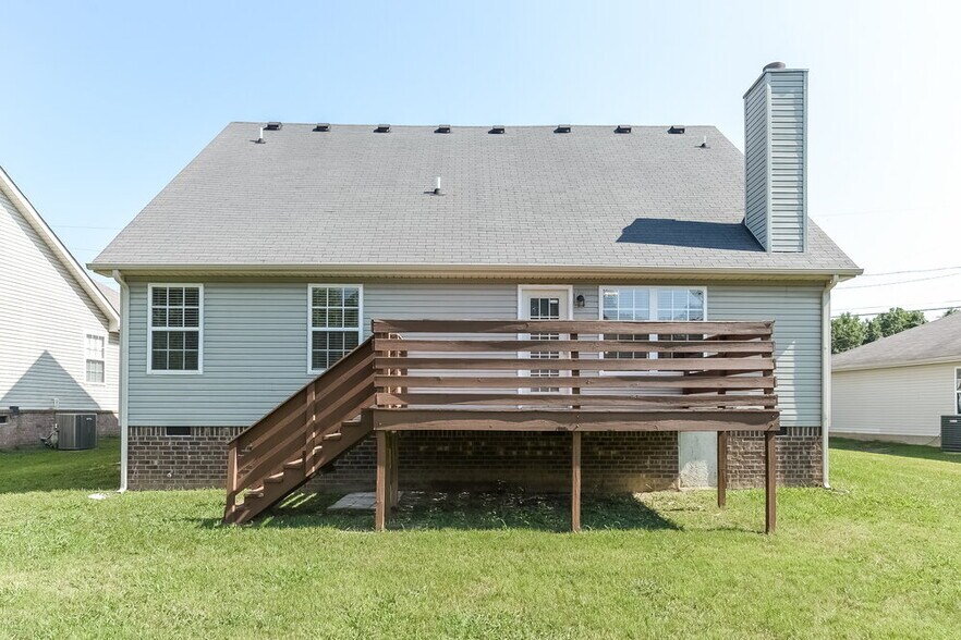 Building Photo - 2816 Windcrest Tr