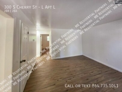 Building Photo - 300 S Cherry St