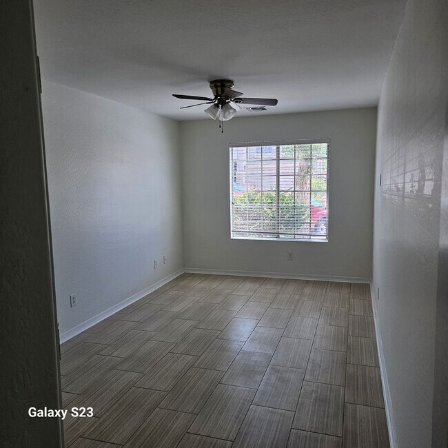 Building Photo - Oasis in Northwest Sun City