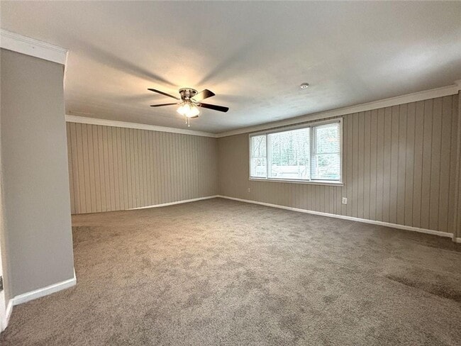 Building Photo - 558 Dorsey Cir SW