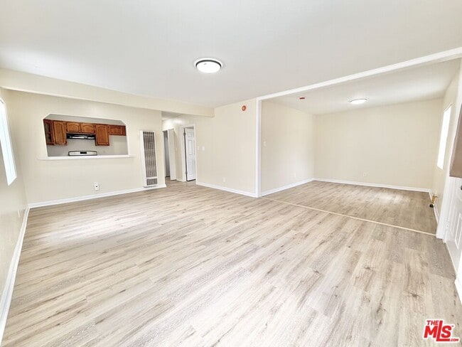 Building Photo - 138 W 93rd St
