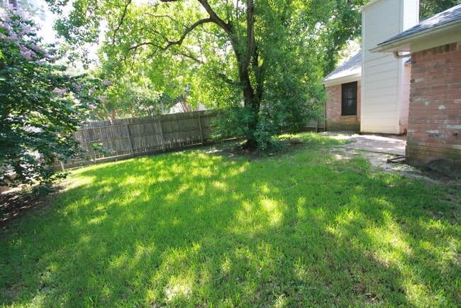 Building Photo - 21402 Park Bishop Dr