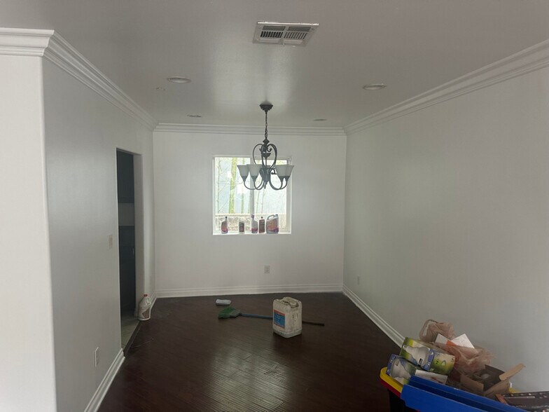 Building Photo - 11013 S Broadway